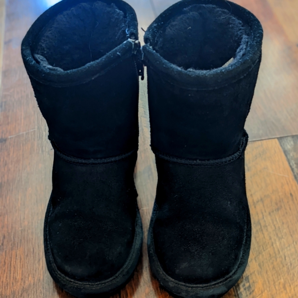 Bear paw toddler boots size 8
